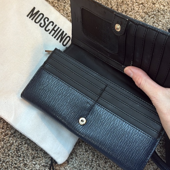 BN!!!!!!!! Authentic Moschino Love Navy Blue Women's Bag DUO!!!!! - Picture 15 of 16